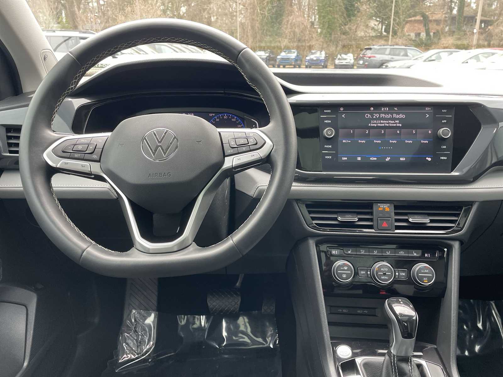 Thumbnail: 2022 Volkswagen Taos - 8