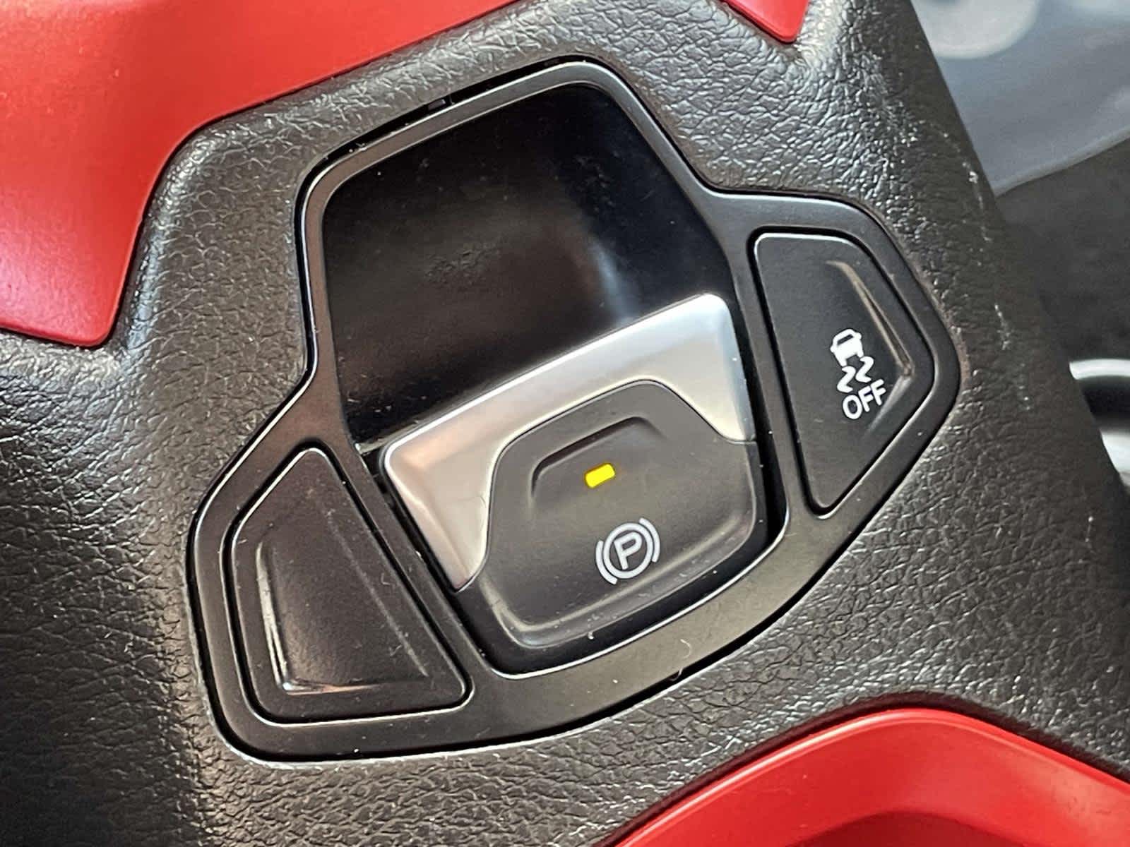 Thumbnail: 2016 Jeep Renegade - 20