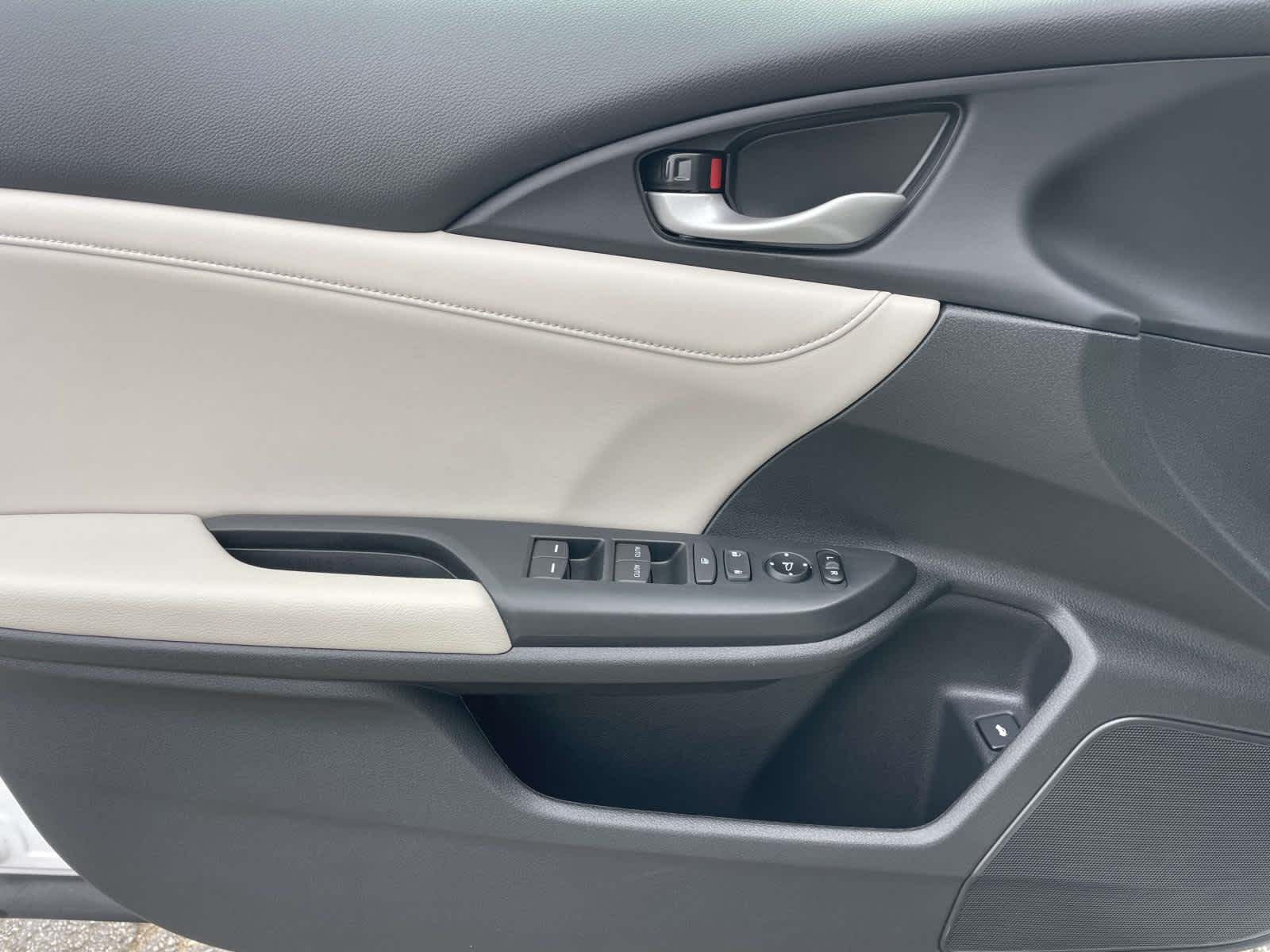 Thumbnail: 2019 Honda Insight - 12