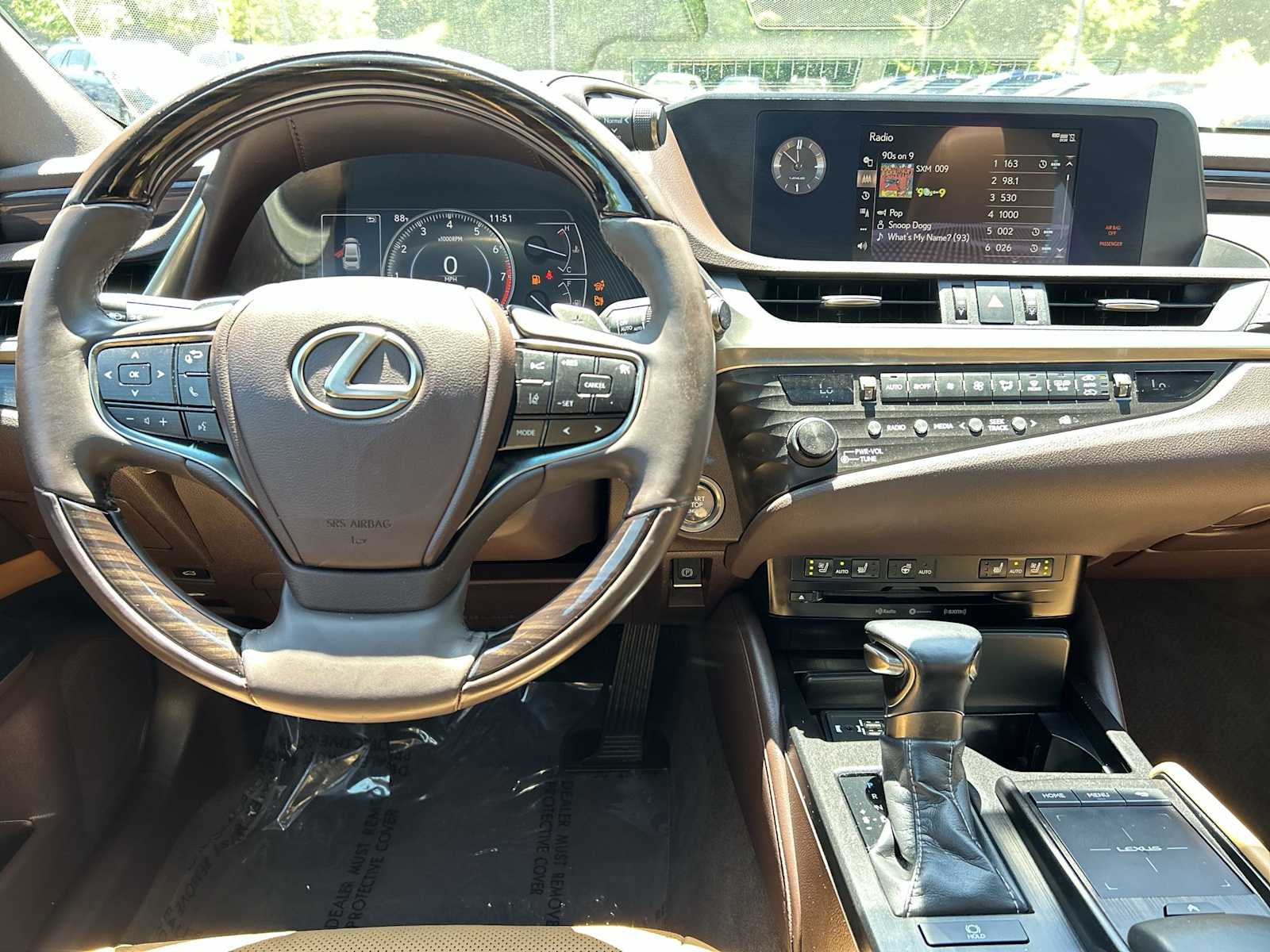 Thumbnail: 2020 Lexus ES - 8