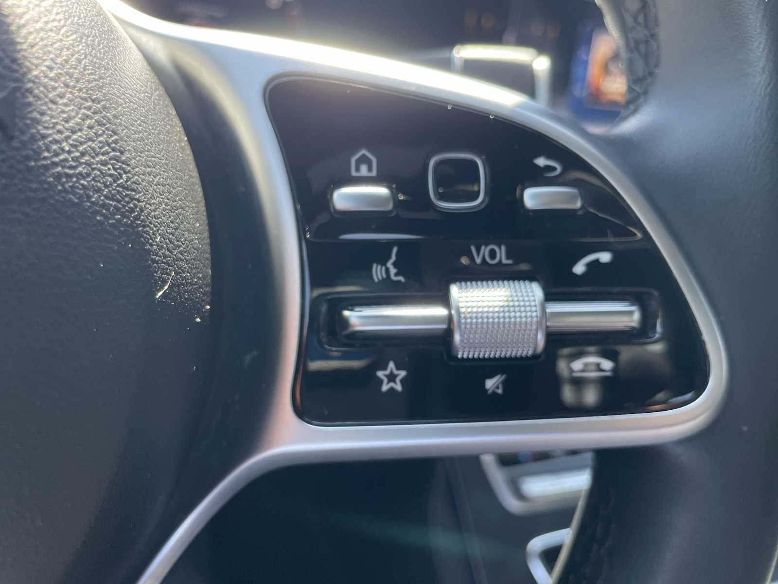 Thumbnail: 2020 Mercedes-Benz E-Class - 17