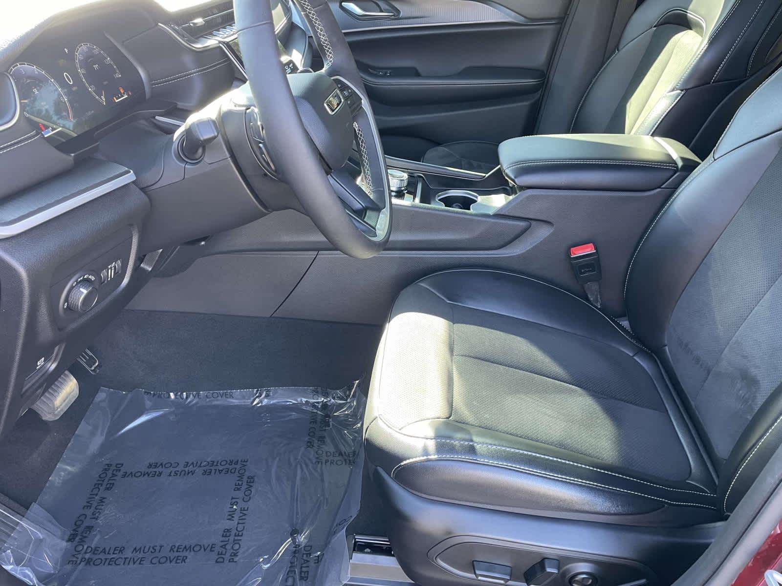 Thumbnail: 2024 Jeep Grand Cherokee - 17