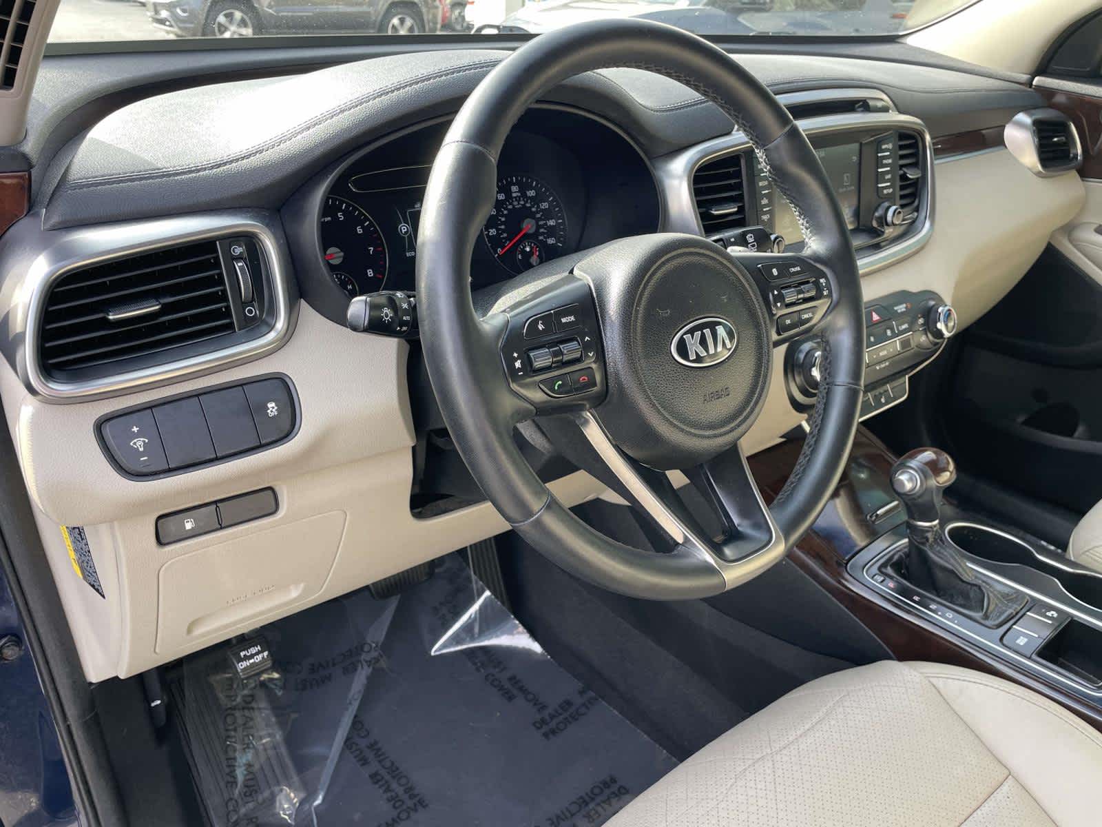 Thumbnail: 2017 Kia Sorento - 14