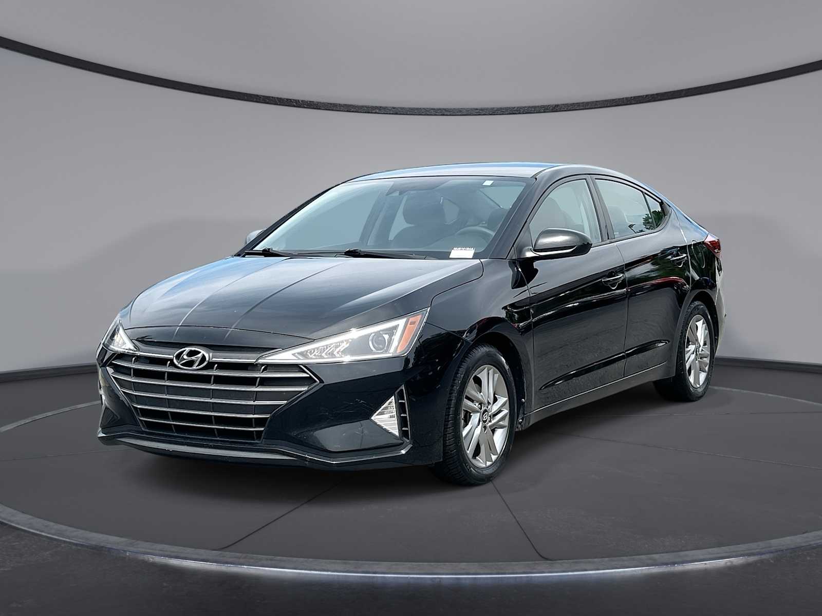 Thumbnail: 2019 Hyundai Elantra - 1