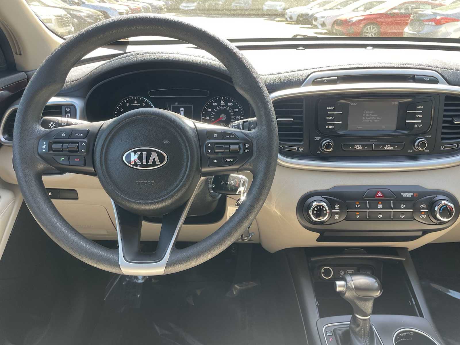 Thumbnail: 2017 Kia Sorento - 8
