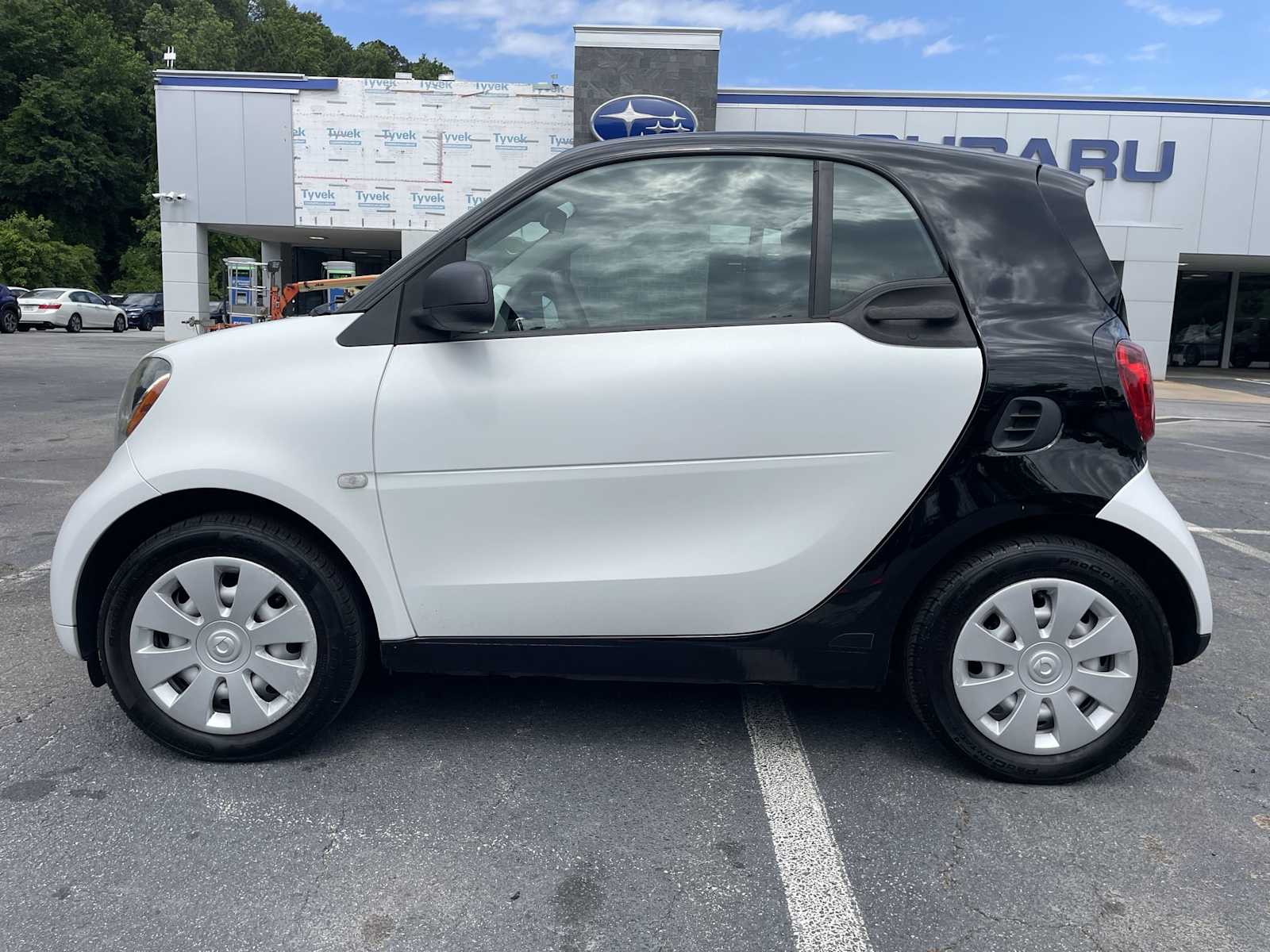 Thumbnail: 2016 smart fortwo - 2
