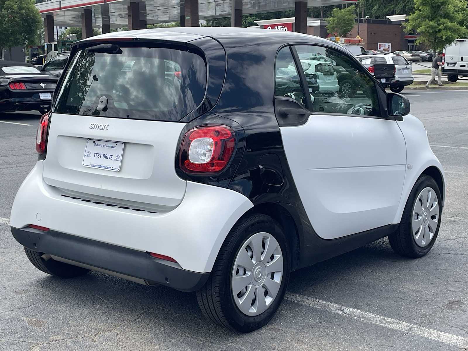 Thumbnail: 2016 smart fortwo - 4