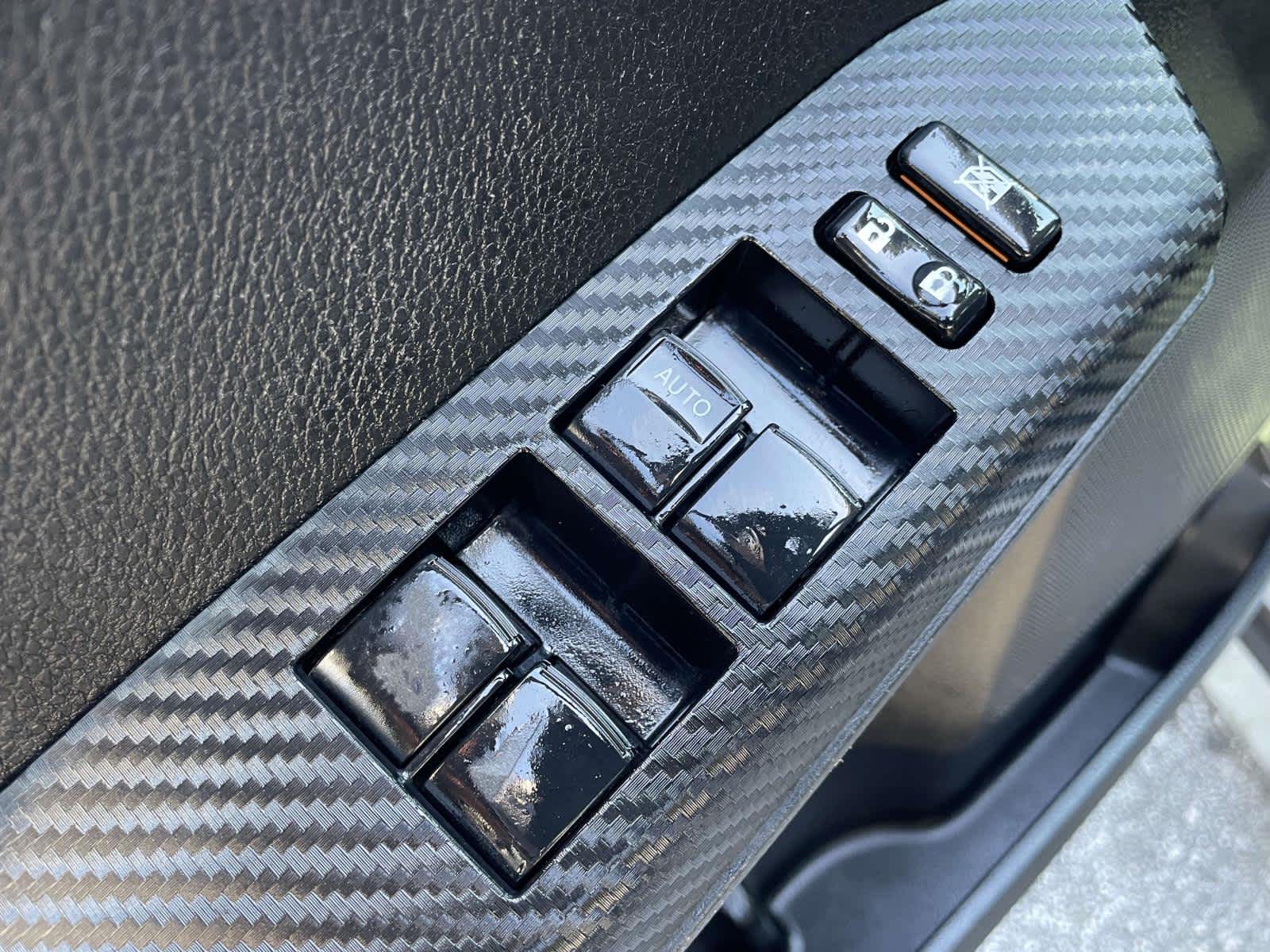 Thumbnail: 2013 Toyota RAV4 - 14