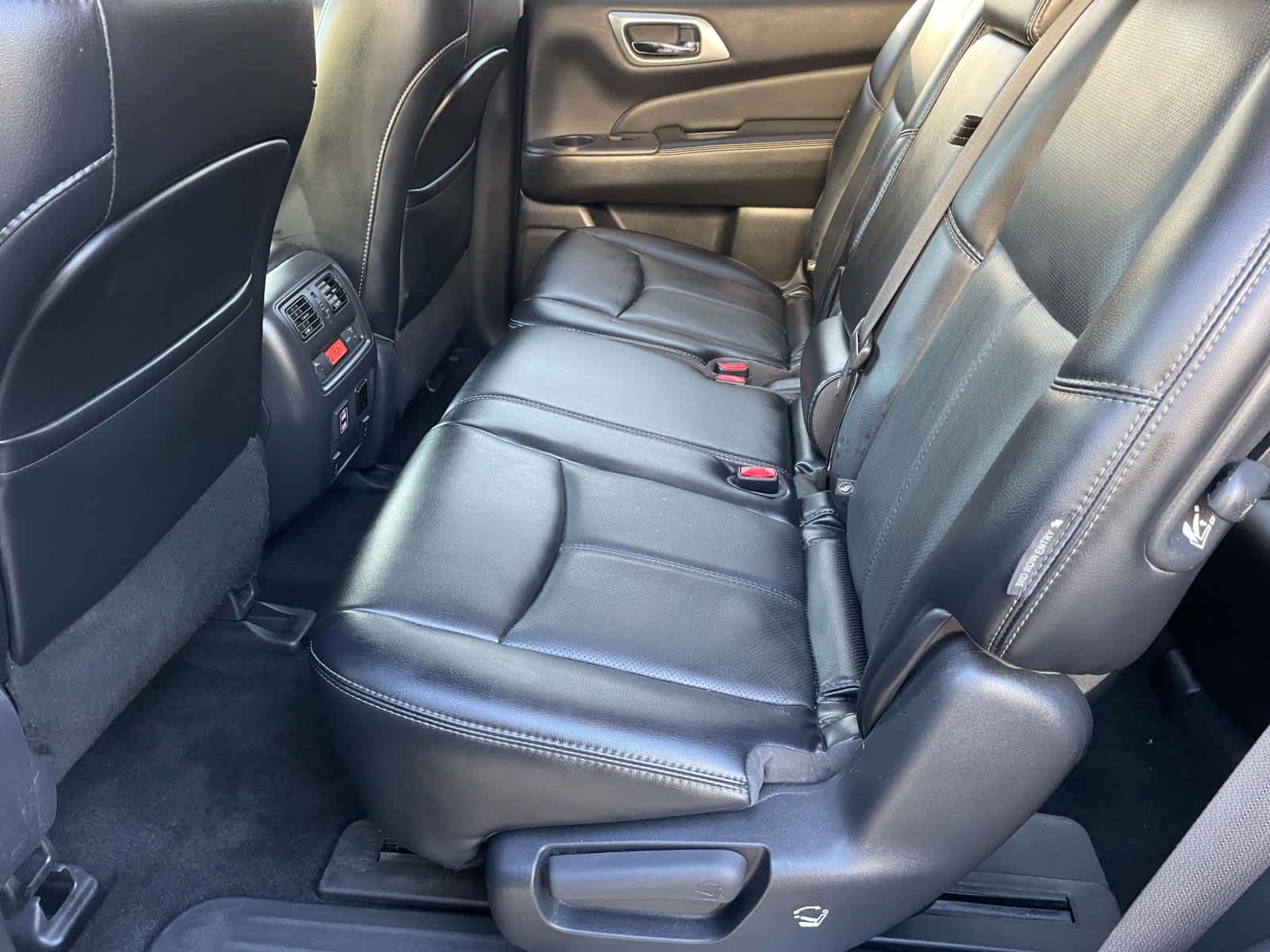 Thumbnail: 2018 Nissan Pathfinder - 14