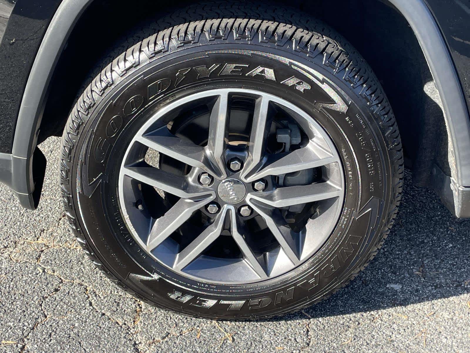 Thumbnail: 2018 Jeep Grand Cherokee - 9