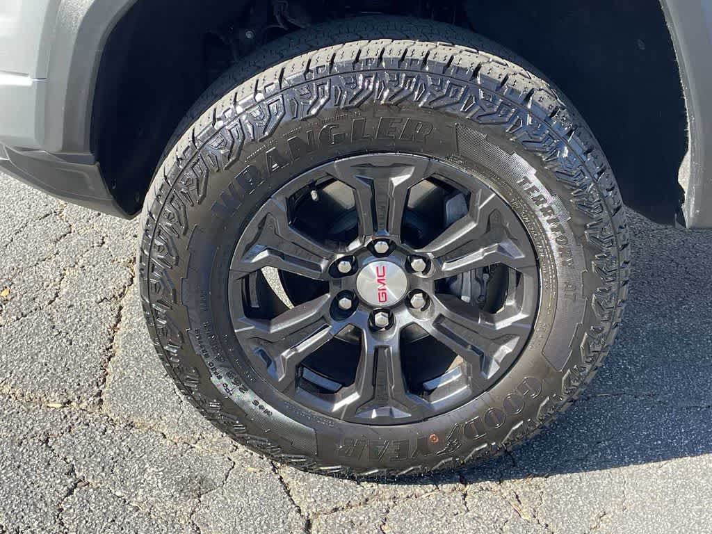 Thumbnail: 2024 GMC Canyon - 10