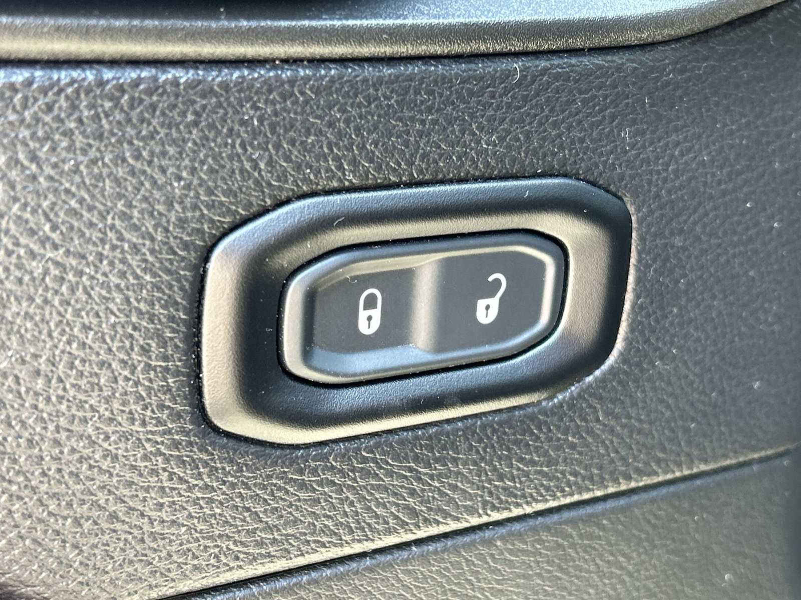 Thumbnail: 2020 Jeep Wrangler - 11