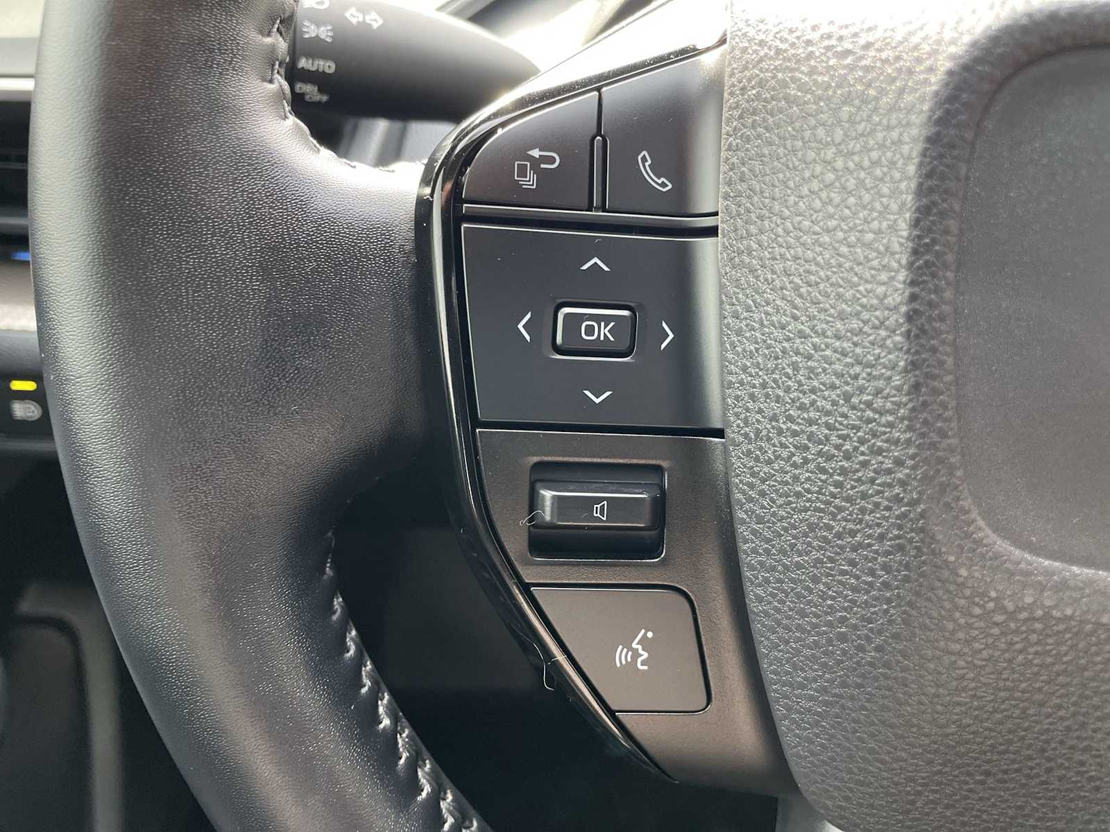 Thumbnail: 2023 Toyota Prius - 14