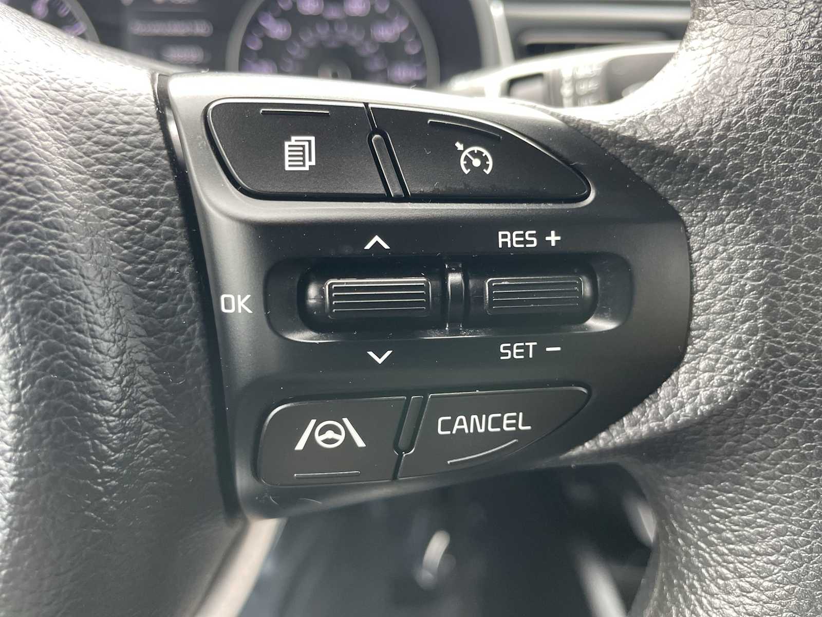 Thumbnail: 2023 Kia Rio - 15