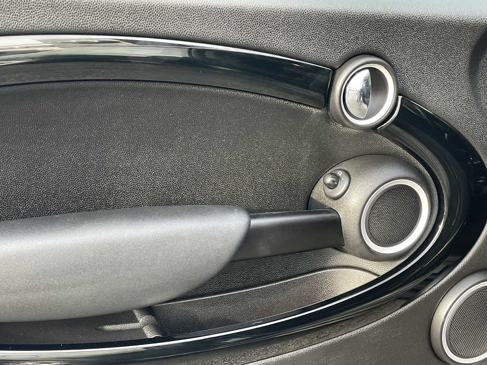 Thumbnail: 2013 MINI Cooper Hardtop - 12