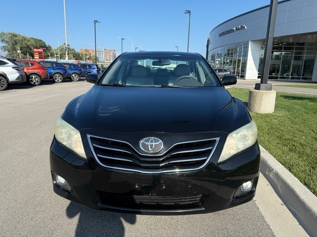 2011 Toyota Camry XLE photo 3