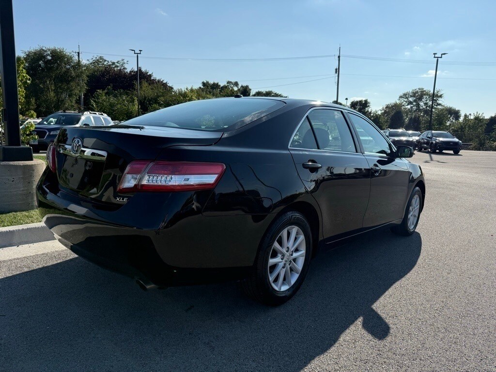 2011 Toyota Camry XLE photo 4