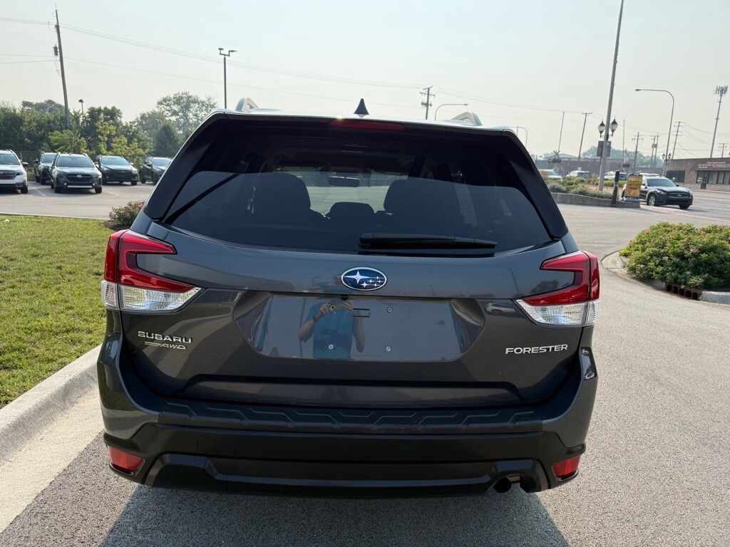 2020 Subaru Forester Premium photo 3