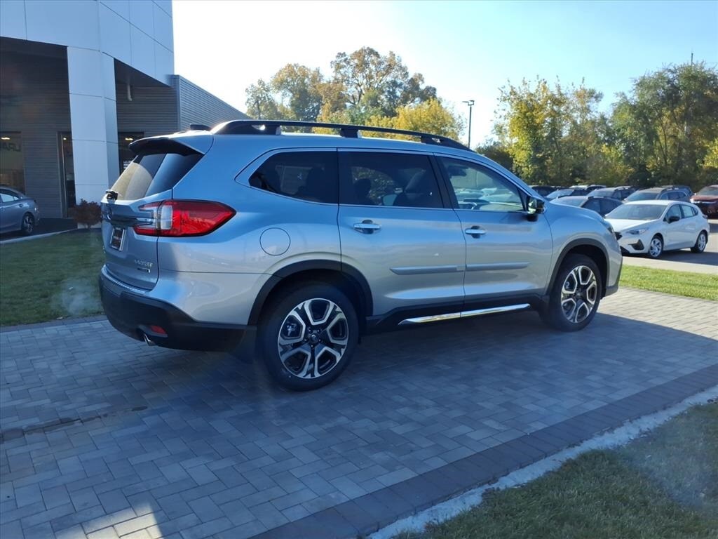 2025 Subaru Ascent Touring photo 2