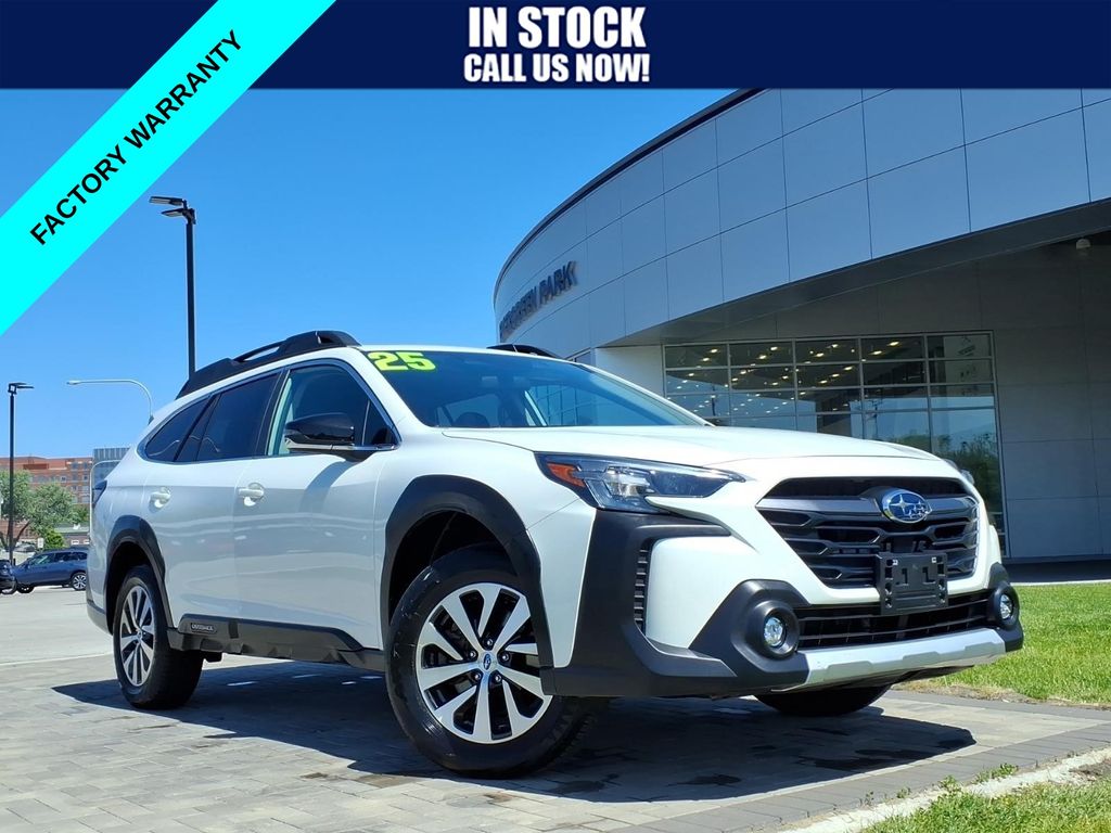 2025 Subaru Outback Premium's photo