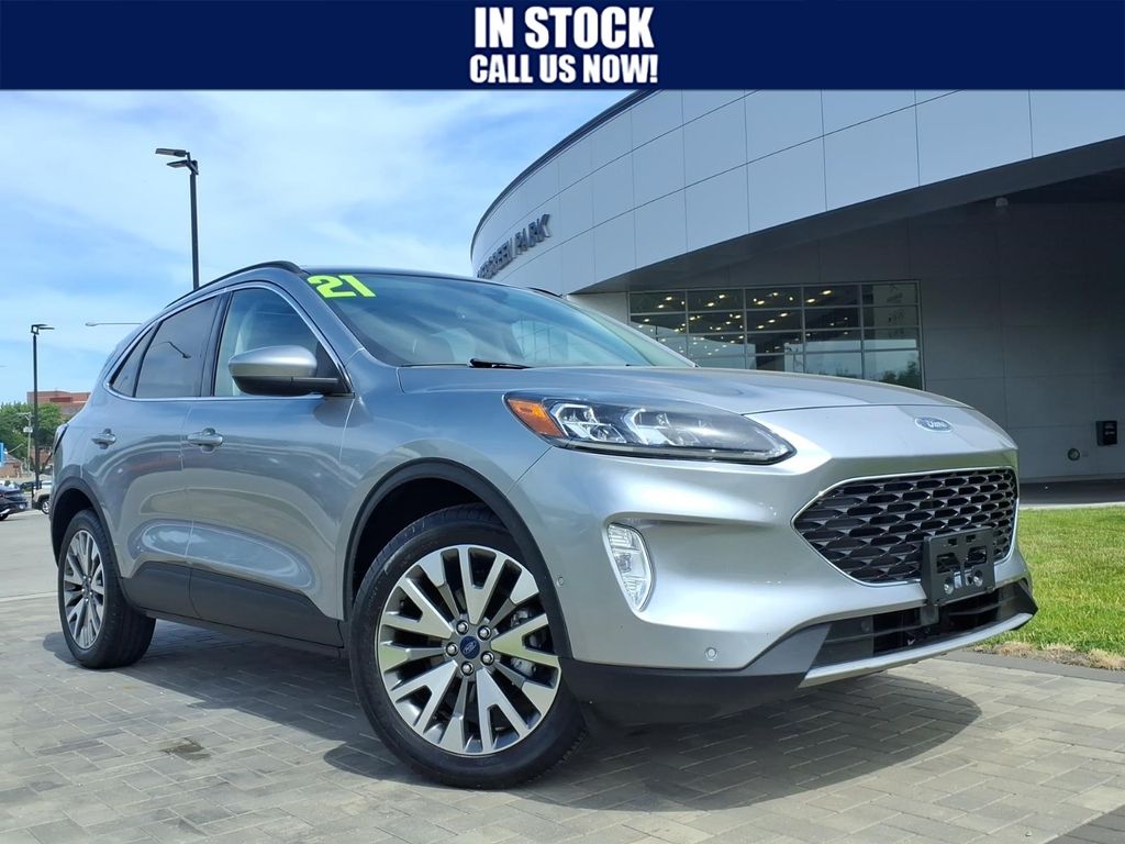 2021 Ford Escape Titanium AWD Hybrid's photo