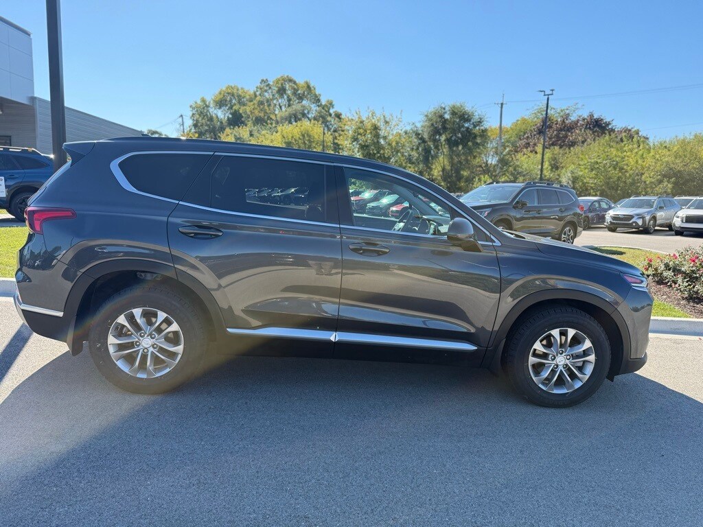 2020 Hyundai Santa Fe SEL photo 3
