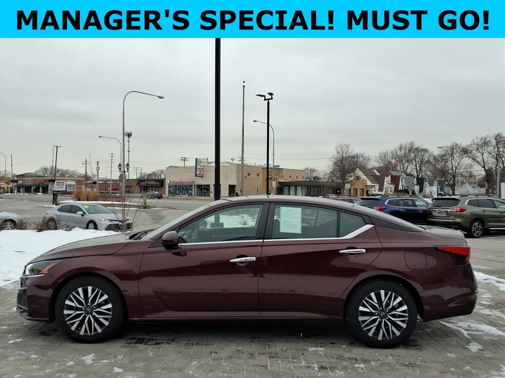 Used 2023 Nissan Altima 2.5 SV Sedan