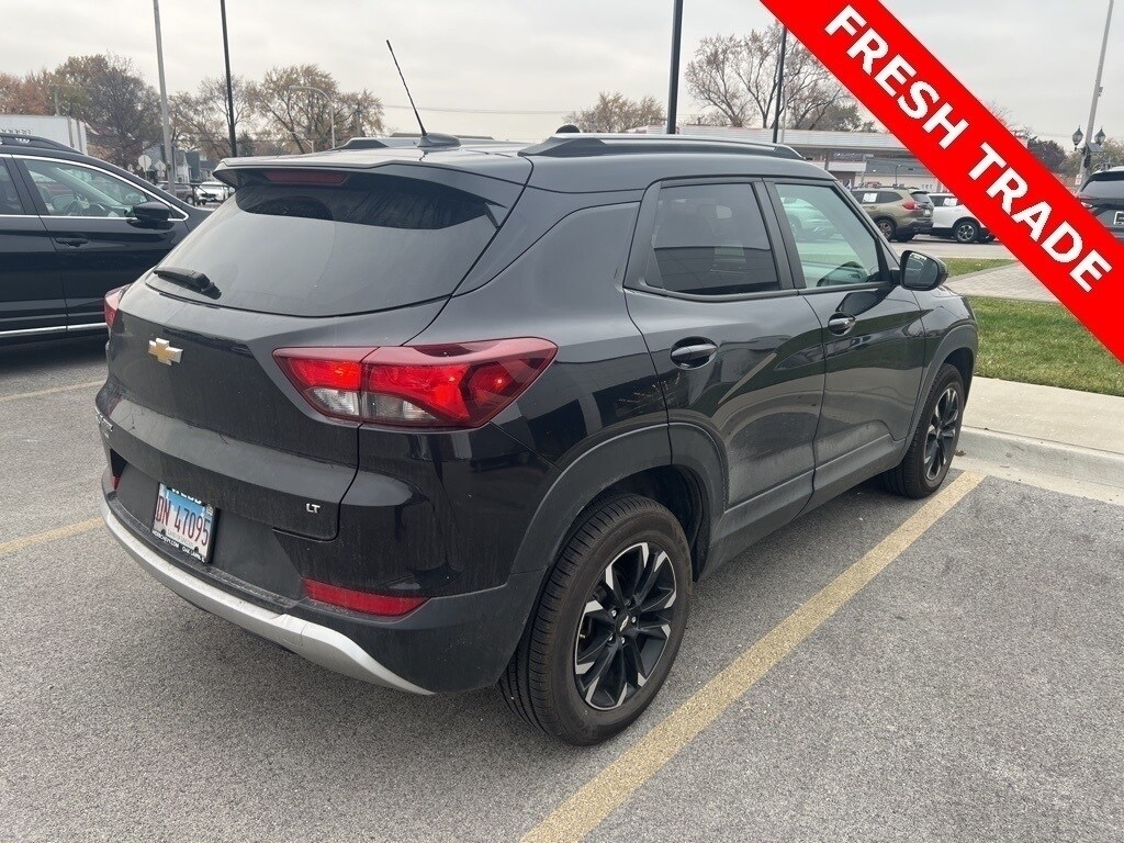 2023 Chevrolet Trailblazer LT photo 2