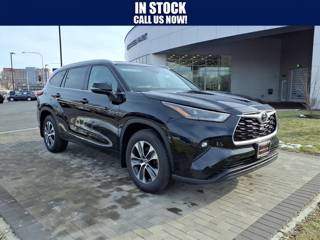 2022 Toyota Highlander XLE's photo