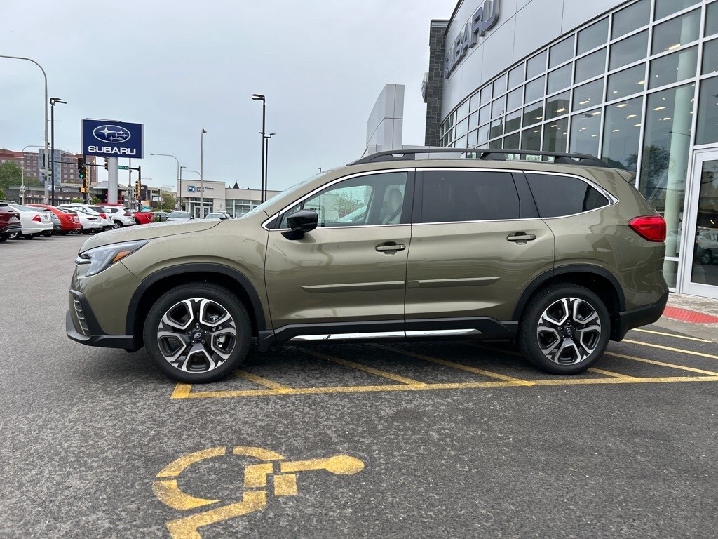 2024 Subaru Ascent Limited photo 4