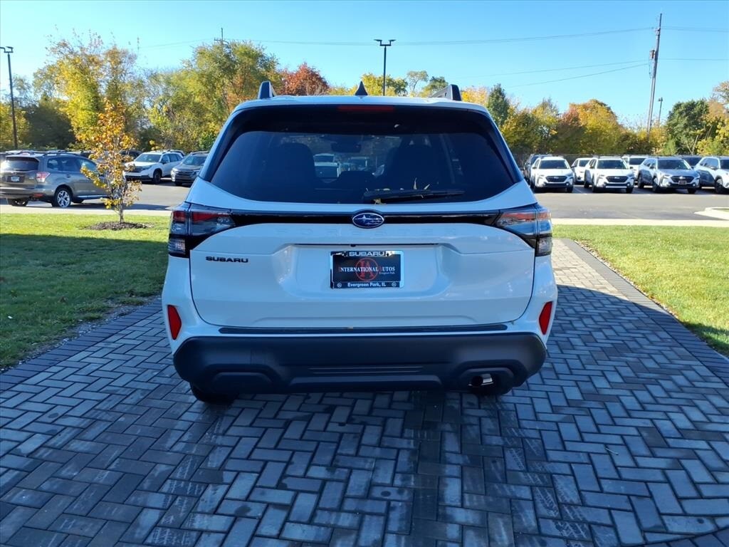 2025 Subaru Forester Premium Base photo 2
