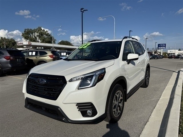 2022 Subaru Forester Premium photo 2