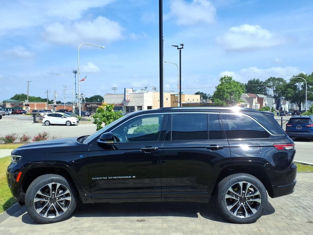Used 2022 Jeep Grand Cherokee 4xe Overland SUV