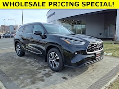 2022 Toyota Highlander XLE SUV