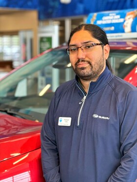 Staff member Manny from ID_7cc06f996547