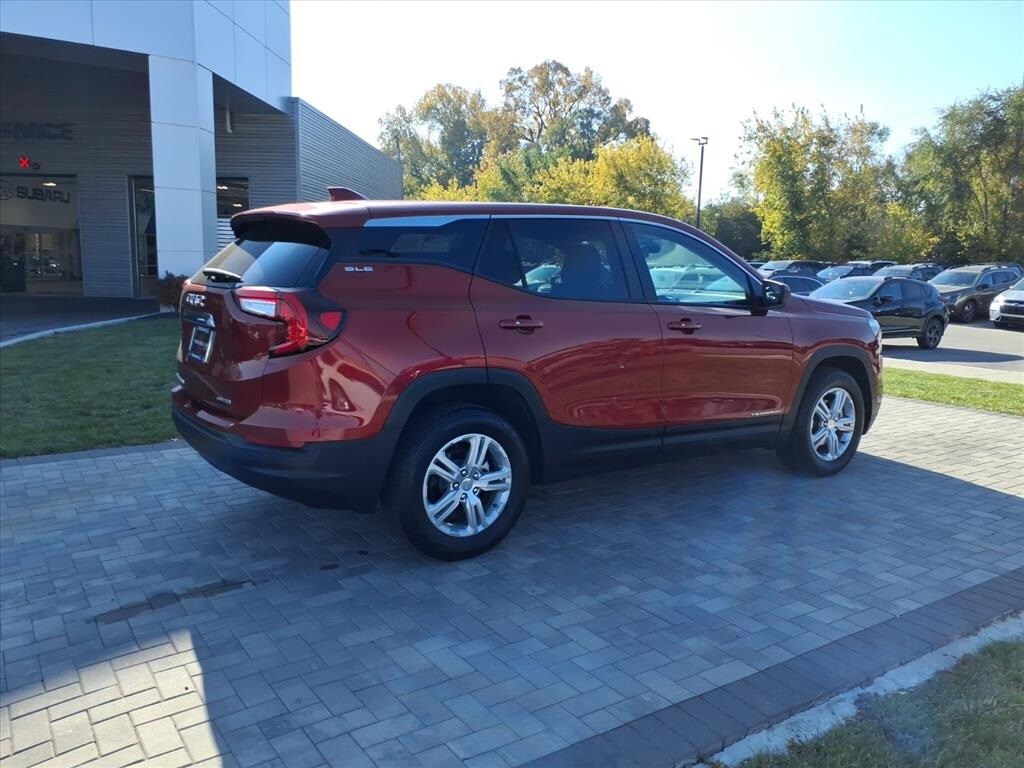 2024 Gmc Terrain SLE photo 2