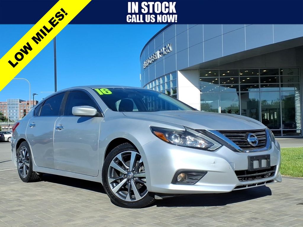 2016 Nissan Altima 2.5 SR's photo