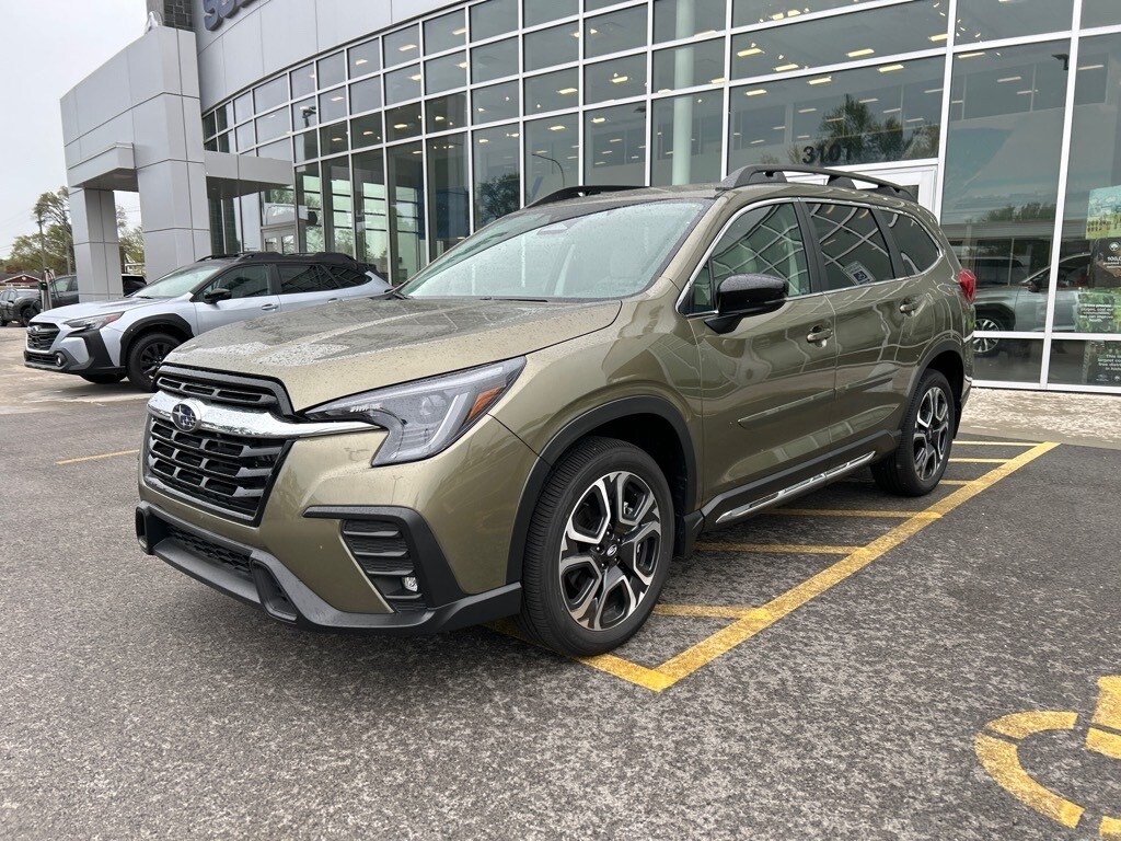 2024 Subaru Ascent Limited photo 3