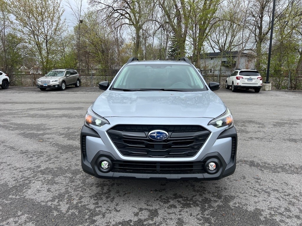 2025 Subaru Outback Onyx Edition photo 2