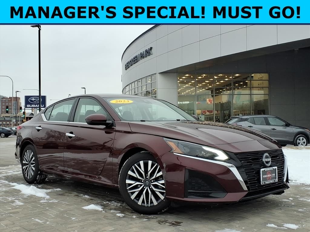 Used 2023 Nissan Altima 2.5 SV Sedan