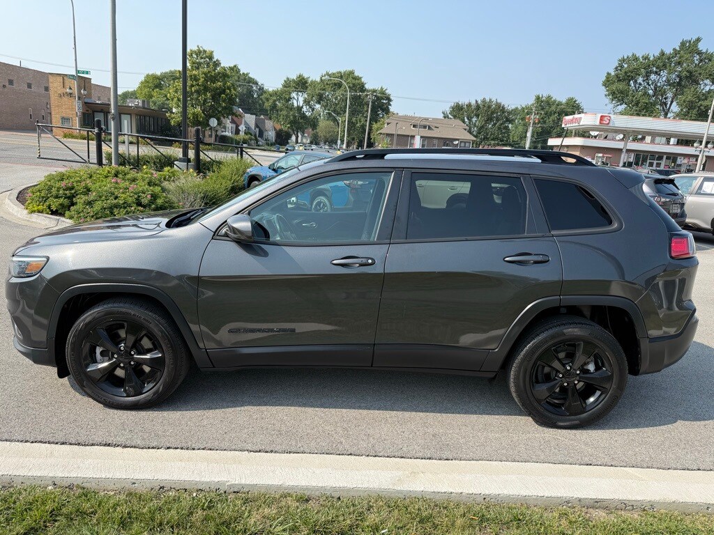 2021 Jeep Cherokee Latitude photo 2