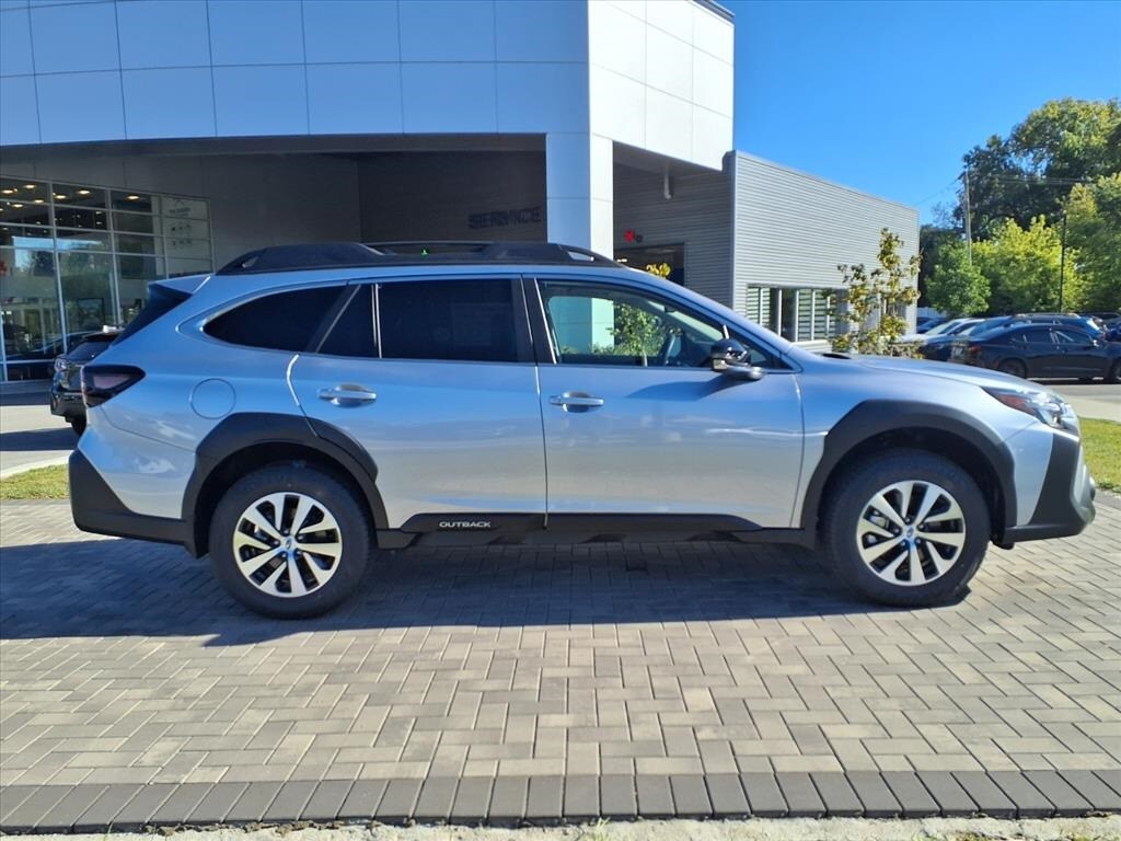 2025 Subaru Outback Premium photo 2