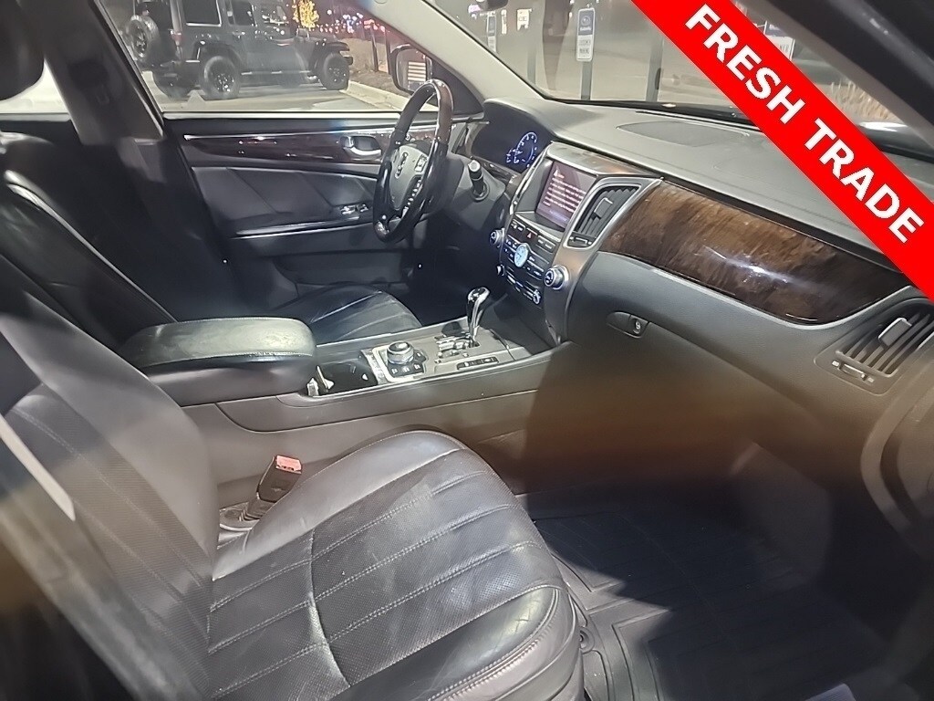 2012 Hyundai Equus Signature photo 2