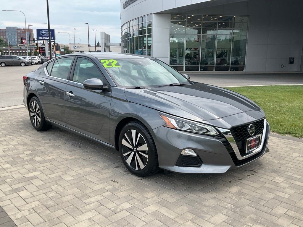Used 2022 Nissan Altima 2.5 SV Sedan