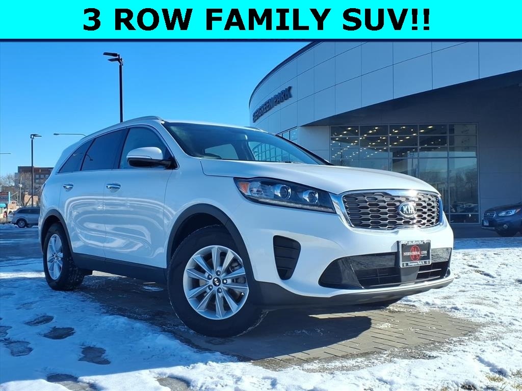 2020 Kia Sorento LX's photo