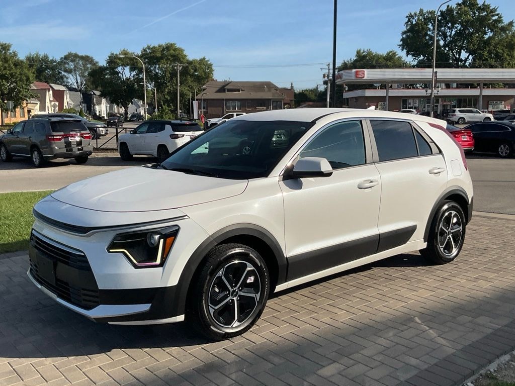 Used 2025 Kia Niro LX SUV