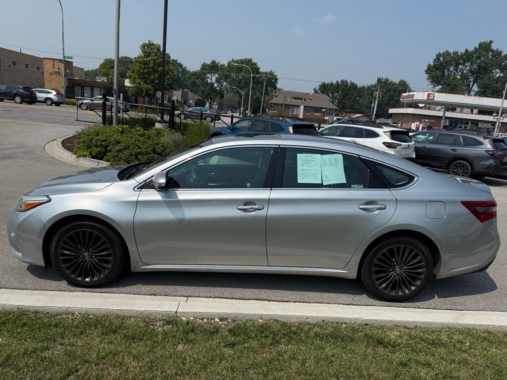 2017 Toyota Avalon Touring photo 2