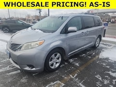2013 Toyota Sienna LE V6 8 Passenger Van