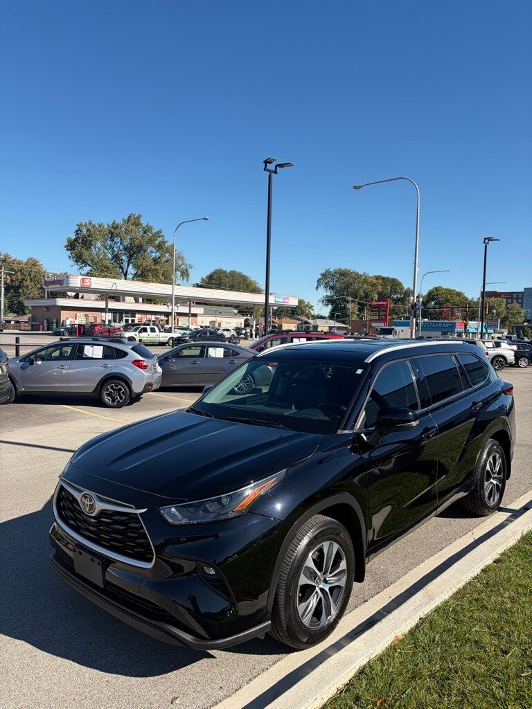 2022 Toyota Highlander XLE photo 4