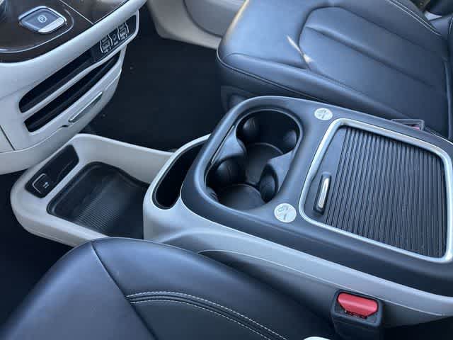 Thumbnail: 2024 Chrysler Pacifica - 26